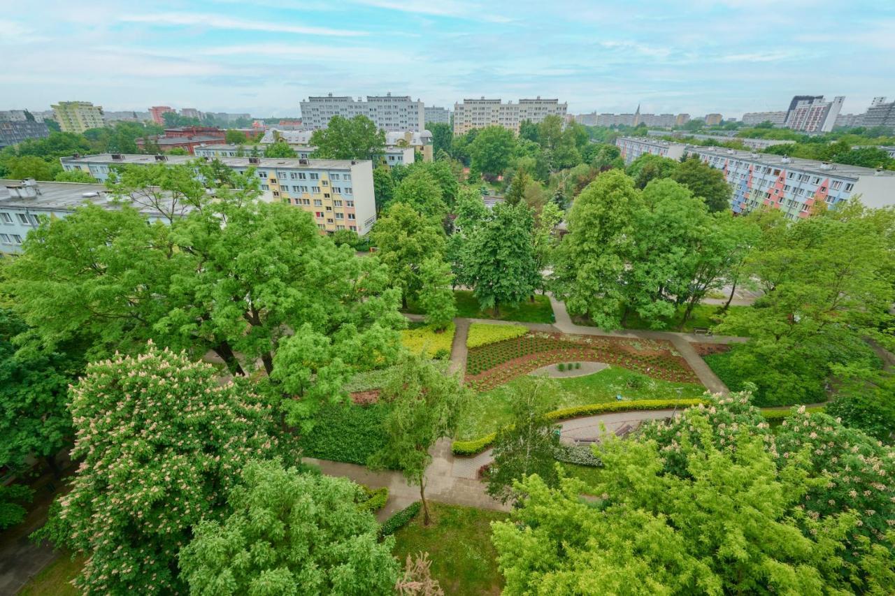 Apartment Green City View Wroclavia Swobodna By Renters Wroclaw